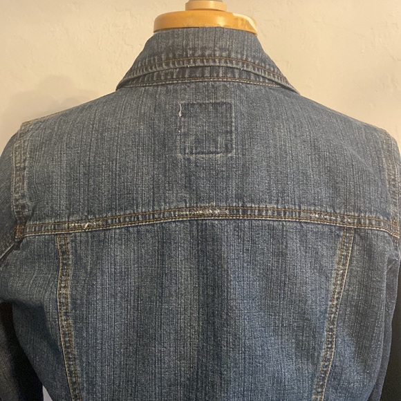 Old navy women’s M Jean jacket Front Side & inside pockets Very nice condition - Picture 9 of 16